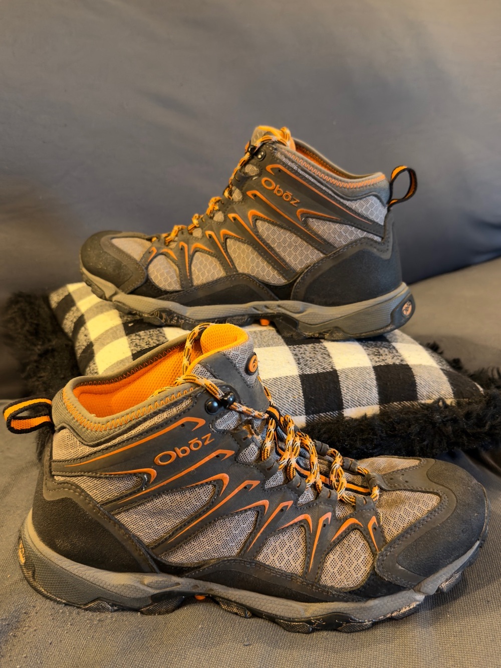 Zoom Men's Mid-Top Trail Boots in Gray and Orange